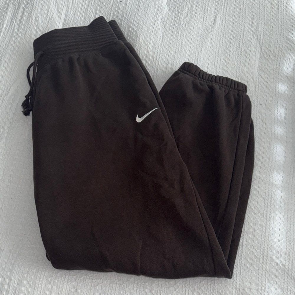 Nike Women’s Dark Brown Sweatpants